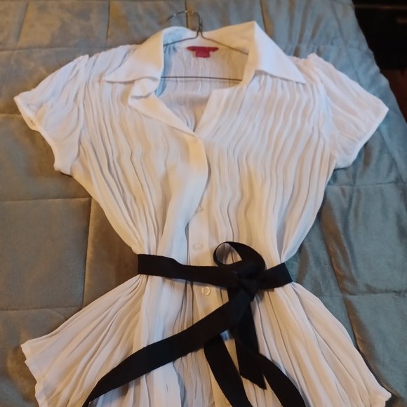 Sunny Leigh Tops - Sunny Leigh ladies blouse 👚